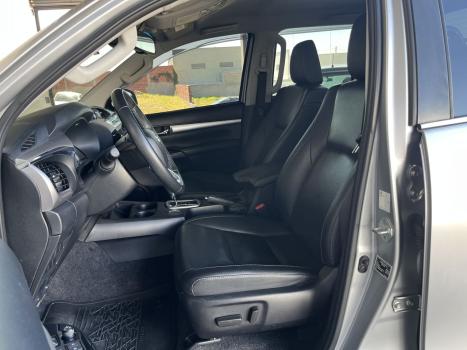 TOYOTA Hilux Caminhonete 2.8 16V SRX 4X4 TURBO DIESEL CABINE DUPLA AUTOMTICO, Foto 10