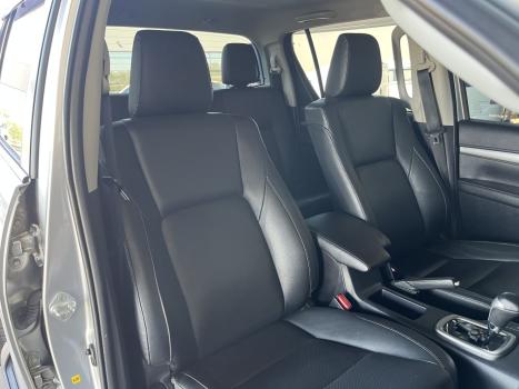 TOYOTA Hilux Caminhonete 2.8 16V SRX 4X4 TURBO DIESEL CABINE DUPLA AUTOMTICO, Foto 15