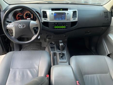 TOYOTA Hilux Caminhonete 3.0 4P 4X4 SRV TURBO DIESEL CABINE DUPLA AUTOMTICO, Foto 10