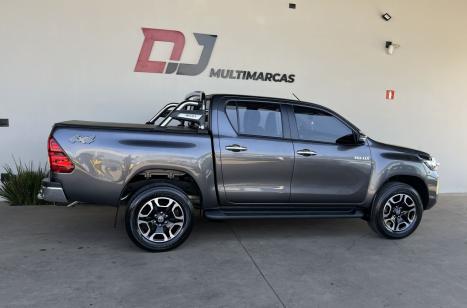 TOYOTA Hilux Caminhonete 2.8 16V SRV 4X4 DIESEL CABINE DUPLA AUTOMTICO, Foto 2