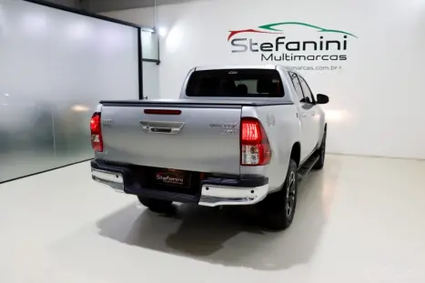 TOYOTA Hilux Caminhonete 2.8 16V SRV 4X4 DIESEL CABINE DUPLA AUTOMTICO, Foto 11