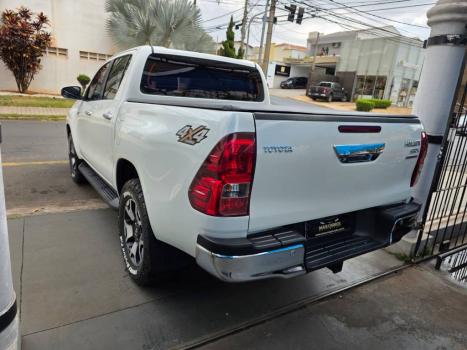 TOYOTA Hilux Caminhonete 2.8 16V SRX 50 ANOS 4X4 TURBO DIESEL CABINE DUPLA AUTOMTICO, Foto 4