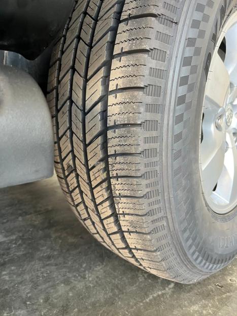 TOYOTA Hilux Caminhonete 2.7 16V 4P SR FLEX CABINE DUPLA AUTOMTICO, Foto 13