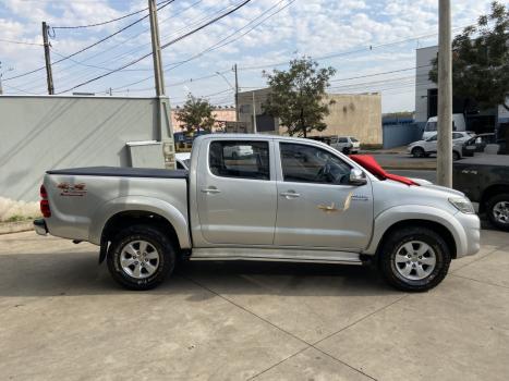 TOYOTA Hilux Caminhonete 3.0 4P 4X4 SRV TURBO DIESEL CABINE DUPLA, Foto 9
