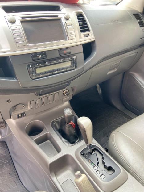 TOYOTA Hilux Caminhonete 3.0 4P 4X4 SRV TURBO DIESEL CABINE DUPLA, Foto 10