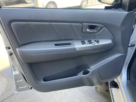 TOYOTA Hilux Caminhonete 3.0 4P SRV DIESEL CABINE DUPLA, Foto 17