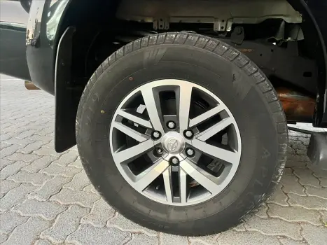 TOYOTA Hilux Caminhonete 2.7 16V 4P SRV FLEX 4X4  CABINE DUPLA AUTOMTICO, Foto 4