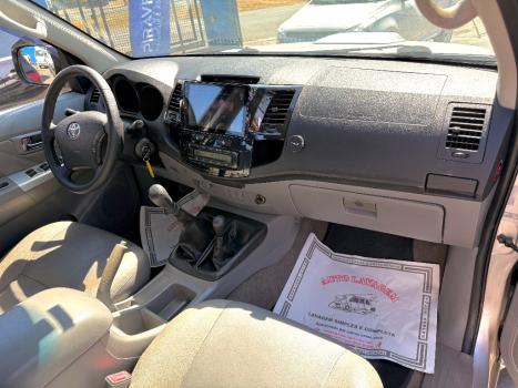 TOYOTA Hilux Caminhonete 3.0 4P 4X4 SRV TURBO DIESEL CABINE DUPLA, Foto 5