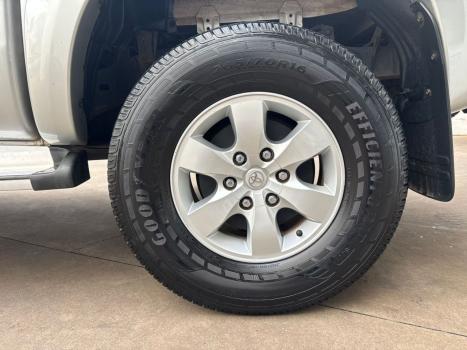TOYOTA Hilux Caminhonete 3.0 16V 4P 4X4 SRV TURBO DIESEL CABINE DUPLA AUTOMTICO, Foto 14