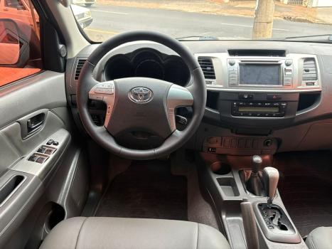 TOYOTA Hilux Caminhonete 3.0 16V 4P 4X4 SRV TURBO DIESEL CABINE DUPLA AUTOMTICO, Foto 17