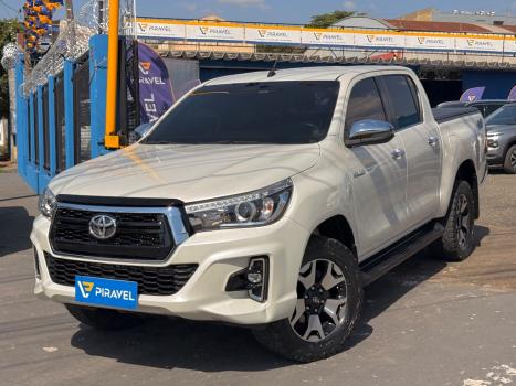 TOYOTA Hilux Caminhonete 2.8 16V SRX 50 ANOS 4X4 TURBO DIESEL CABINE DUPLA AUTOMTICO, Foto 3