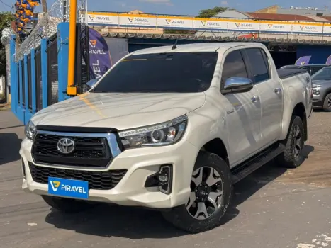 TOYOTA Hilux Caminhonete 2.8 16V SRX 50 ANOS 4X4 TURBO DIESEL CABINE DUPLA AUTOMTICO, Foto 3