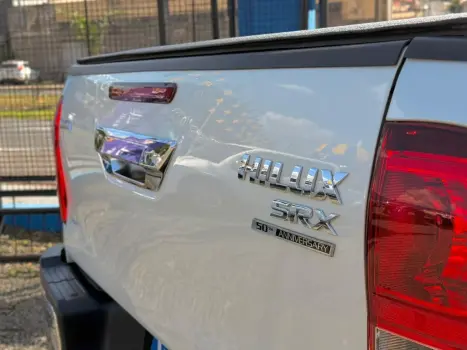 TOYOTA Hilux Caminhonete 2.8 16V SRX 50 ANOS 4X4 TURBO DIESEL CABINE DUPLA AUTOMTICO, Foto 6