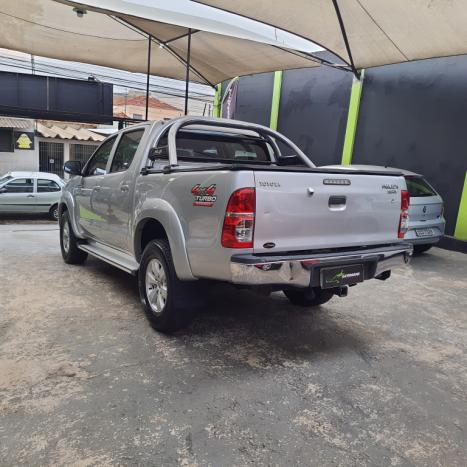 TOYOTA Hilux Caminhonete 3.0 4P 4X4 SRV TURBO DIESEL TOP CABINE DUPLA AUTOMTICO, Foto 6