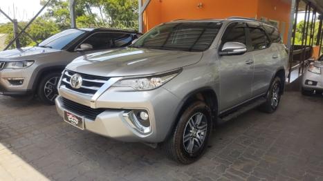 TOYOTA Hilux SW4 2.7 16V 4P FLEX SR 7 LUGARES AUTOMTICO, Foto 2