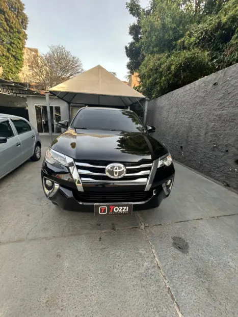 TOYOTA Hilux SW4 2.7 16V 4P FLEX SRV 7 LUGARES AUTOMTICO, Foto 2