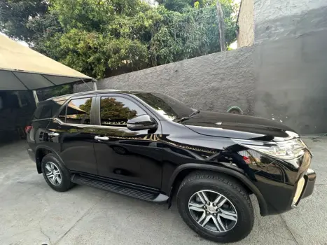 TOYOTA Hilux SW4 2.7 16V 4P FLEX SRV 7 LUGARES AUTOMTICO, Foto 3