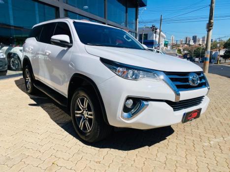 TOYOTA Hilux SW4 2.7 16V 4P SR AUTOMTICO, Foto 2