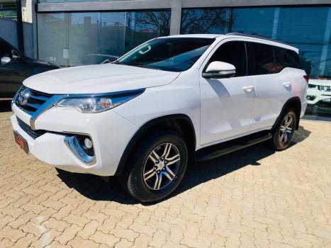 TOYOTA Hilux SW4 2.7 16V 4P SR AUTOMTICO, Foto 3