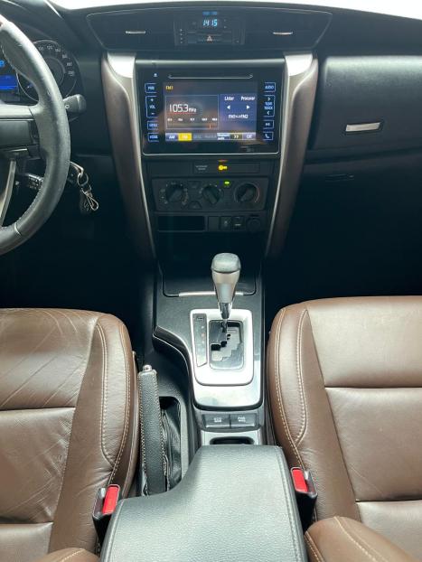 TOYOTA Hilux SW4 2.7 16V 4P SR FLEX AUTOMTICO, Foto 13