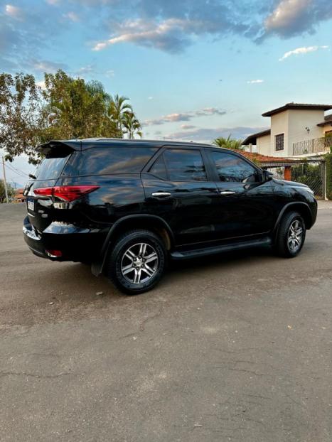 TOYOTA Hilux SW4 2.7 16V 4P FLEX SRV 7 LUGARES AUTOMTICO, Foto 2