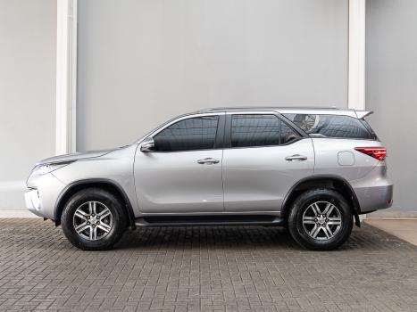 TOYOTA Hilux SW4 2.7 16V 4P FLEX SRV 7 LUGARES AUTOMTICO, Foto 4