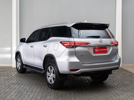 TOYOTA Hilux SW4 2.7 16V 4P FLEX SRV 7 LUGARES AUTOMTICO, Foto 5