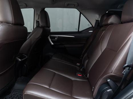 TOYOTA Hilux SW4 2.7 16V 4P FLEX SRV 7 LUGARES AUTOMTICO, Foto 27