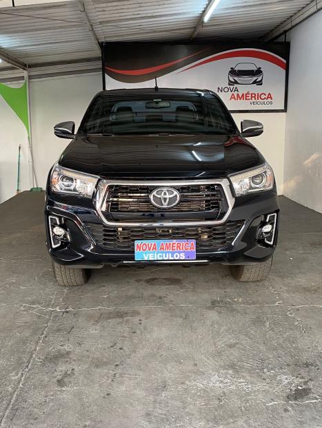 TOYOTA Hilux SW4 2.8 4P SRX 4X4 TURBO DIESEL AUTOMTICO, Foto 2