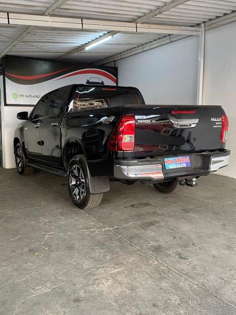 TOYOTA Hilux SW4 2.8 4P SRX 4X4 TURBO DIESEL AUTOMTICO, Foto 6