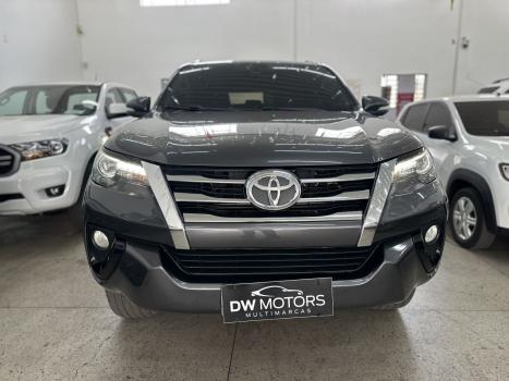 TOYOTA Hilux SW4 2.8 4P SRX 4X4 TURBO DIESEL AUTOMTICO, Foto 2