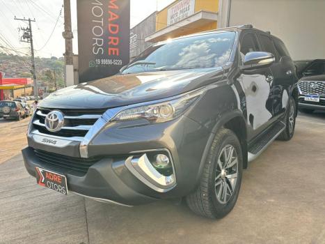 TOYOTA Hilux SW4 2.8 16V 4P SRX 4X4 7 LUGARES TURBO DIESEL AUTOMTICO, Foto 2