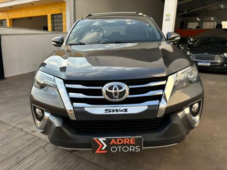 TOYOTA Hilux SW4 2.8 16V 4P SRX 4X4 7 LUGARES TURBO DIESEL AUTOMTICO, Foto 9