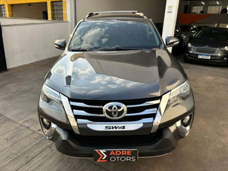 TOYOTA Hilux SW4 2.8 16V 4P SRX 4X4 7 LUGARES TURBO DIESEL AUTOMTICO, Foto 10