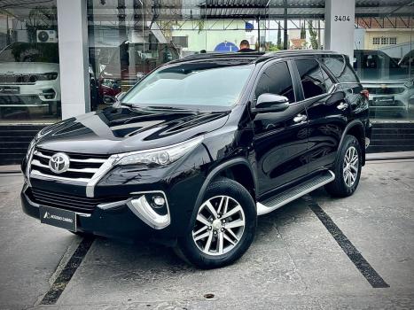 TOYOTA Hilux SW4 2.8 16V 4P SRX 4X4 7 LUGARES TURBO DIESEL AUTOMTICO, Foto 1