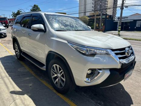 TOYOTA Hilux SW4 2.8 16V 4P SRX 4X4 7 LUGARES TURBO DIESEL AUTOMTICO, Foto 4