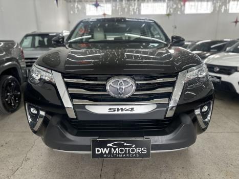 TOYOTA Hilux SW4 2.8 4P SRX 4X4 TURBO DIESEL AUTOMTICO, Foto 2