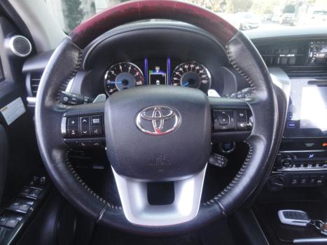 TOYOTA Hilux SW4 2.8 4P SRX 4X4 TURBO DIESEL AUTOMTICO, Foto 8
