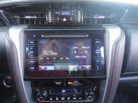 TOYOTA Hilux SW4 2.8 4P SRX 4X4 TURBO DIESEL AUTOMTICO, Foto 11