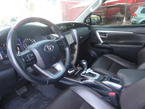 TOYOTA Hilux SW4 2.8 4P SRX 4X4 TURBO DIESEL AUTOMTICO, Foto 16