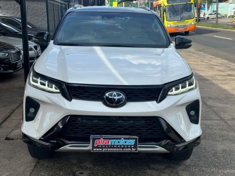 TOYOTA Hilux SW4 2.8 4P SRX 4X4 DIAMOND 7 LUGARES TURBO DIESEL AUTOMTICO, Foto 4