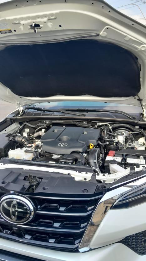 TOYOTA Hilux SW4 2.8 16V 4P SRX 4X4 7 LUGARES TURBO DIESEL AUTOMTICO, Foto 6