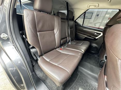 TOYOTA Hilux SW4 2.8 16V 4P SRX 4X4 7 LUGARES TURBO DIESEL AUTOMTICO, Foto 11