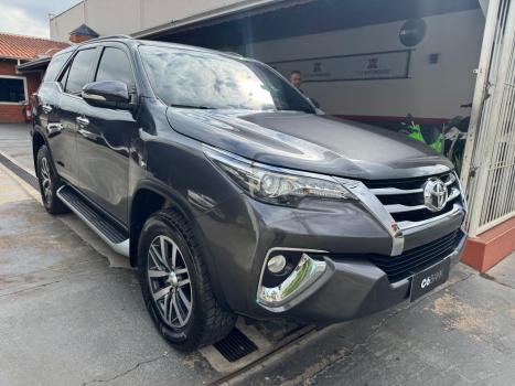 TOYOTA Hilux SW4 2.8 16V 4P SRX 4X4 7 LUGARES TURBO DIESEL AUTOMTICO, Foto 12