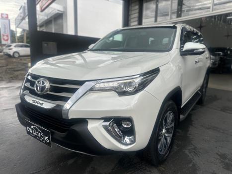 TOYOTA Hilux SW4 2.8 16V 4P SRX 4X4 7 LUGARES TURBO DIESEL AUTOMTICO, Foto 3