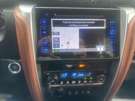 TOYOTA Hilux SW4 2.8 16V 4P SRX 4X4 7 LUGARES TURBO DIESEL AUTOMTICO, Foto 20
