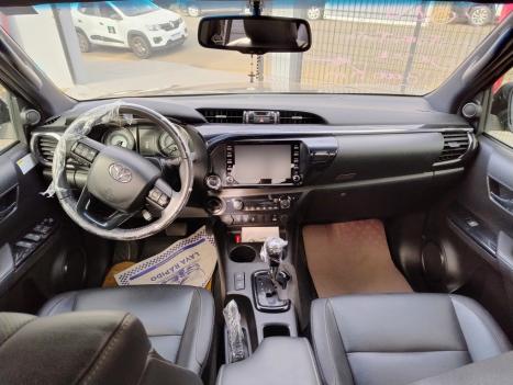 TOYOTA Hilux SW4 2.8 16V 4P SRX 4X4 7 LUGARES TURBO DIESEL AUTOMTICO, Foto 3
