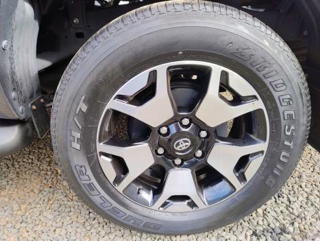 TOYOTA Hilux SW4 2.8 16V 4P SRX 4X4 7 LUGARES TURBO DIESEL AUTOMTICO, Foto 4