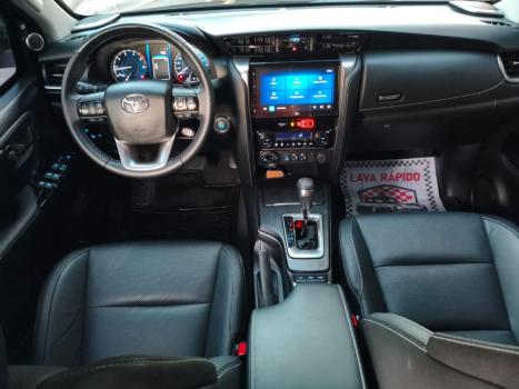 TOYOTA Hilux SW4 2.8 16V 4P SRX 4X4 7 LUGARES TURBO DIESEL AUTOMTICO, Foto 12