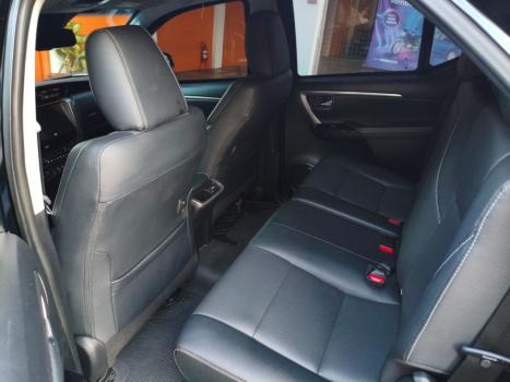 TOYOTA Hilux SW4 2.8 16V 4P SRX 4X4 7 LUGARES TURBO DIESEL AUTOMTICO, Foto 13